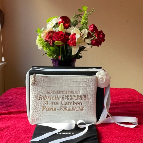 ⭐️CHANEL O - CASE - POUCH ⭐️ - Picture 3 of 16